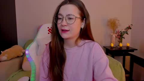 Snapshot of _nemalkovamia chatting on 23, 2, 2025 Mia with a big heart online show from 23, 2, 2025