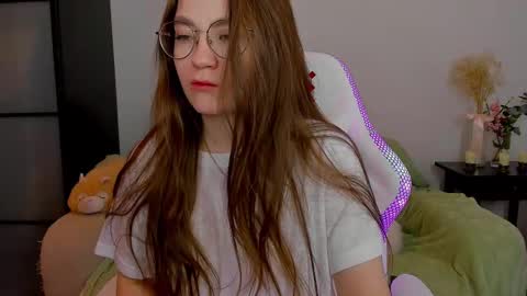 Snapshot of _nemalkovamia chatting on 1, 3, 2025 Mia with a big heart online show from 1, 3, 2025