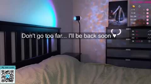 Snapshot of _nemalkovamia chatting on 27, 9, 2025 Mia with a big heart online show from 27, 9, 2025