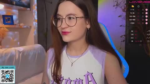 Snapshot of _nemalkovamia chatting on 24, 11, 2025 Mia with a big heart online show from 24, 11, 2025