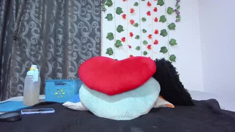 Snapshot of _nicollee chatting on 21, 12, 2024 juliana online show from 21, 12, 2024