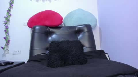 Snapshot of _nicollee chatting on 4, 2, 2025 juliana online show from 4, 2, 2025