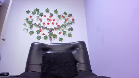 Snapshot of _nicollee chatting on 11, 2, 2025 juliana online show from 11, 2, 2025