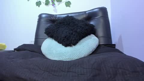 Snapshot of _nicollee chatting on 14, 2, 2025 juliana online show from 14, 2, 2025