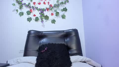 Snapshot of _nicollee chatting on 15, 2, 2025 juliana online show from 15, 2, 2025