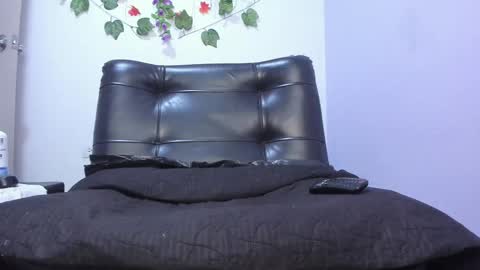 Snapshot of _nicollee chatting on 19, 2, 2025 juliana online show from 19, 2, 2025