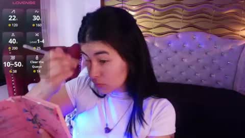 Snapshot of _ninaharpper chatting on 4, 7, 2026 Nina Harpper online show from 4, 7, 2026
