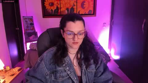 Snapshot of _peach__ chatting on 22, 11, 2025 violeta ig online show from 22, 11, 2025