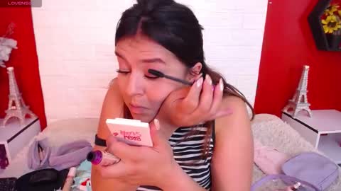 Snapshot of _poison_sweet chatting on 30, 10, 2025 Laura online show from 30, 10, 2025