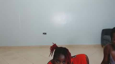 _prettyred online show from 2, 10, 2025