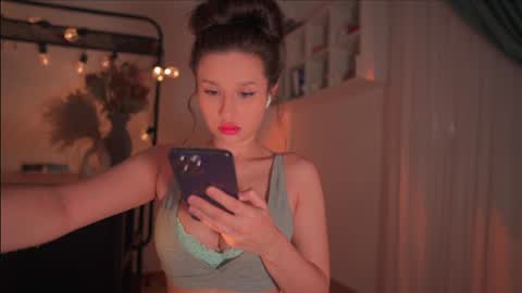 Eva online show from 11, 3, 2025