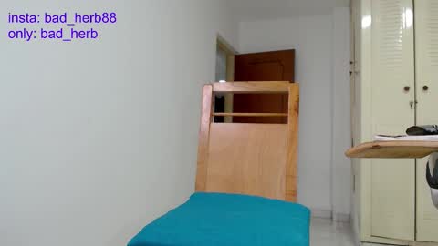 Snapshot of _real_bad_herb chatting on 17, 11, 2025 Alejandra online show from 17, 11, 2025