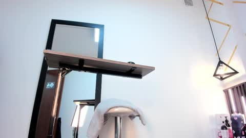 rebecca online show from 25, 10, 2025