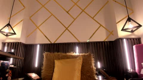 rebecca online show from 8, 4, 2026