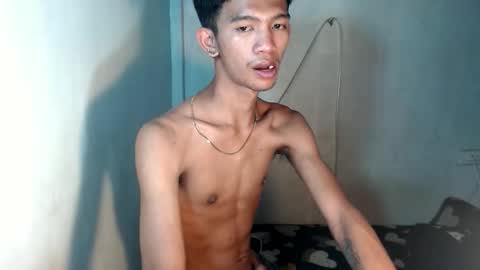 Snapshot of _rellvanxx chatting on 12, 11, 2025 _rellvanxx online show from 12, 11, 2025