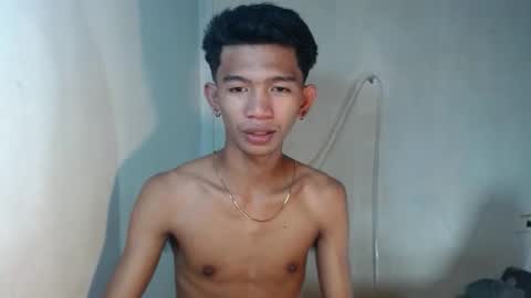 Snapshot of _rellvanxx chatting on 17, 11, 2025 _rellvanxx online show from 17, 11, 2025