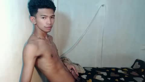 Snapshot of _rellvanxx chatting on 24, 11, 2025 _rellvanxx online show from 24, 11, 2025