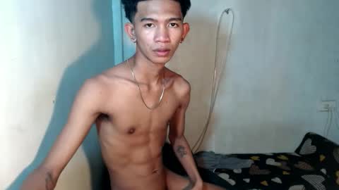 Snapshot of _rellvanxx chatting on 4, 12, 2025 _rellvanxx online show from 4, 12, 2025