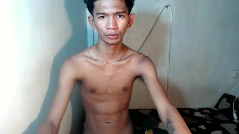 Snapshot of _rellvanxx chatting on 13, 12, 2025 _rellvanxx online show from 13, 12, 2025