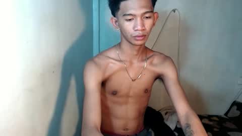 Snapshot of _rellvanxx chatting on 21, 12, 2025 _rellvanxx online show from 21, 12, 2025