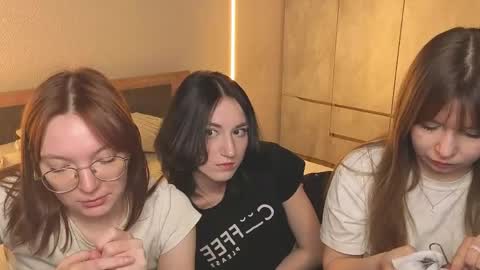 Snapshot of _reverse_gang_ chatting on 26, 3, 2026 LISSAPVT IS OPEN online show from 26, 3, 2026