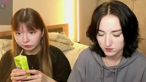 Snapshot of _reverse_gang_ chatting on 19, 4, 2026 LISSAPVT IS OPEN online show from 19, 4, 2026
