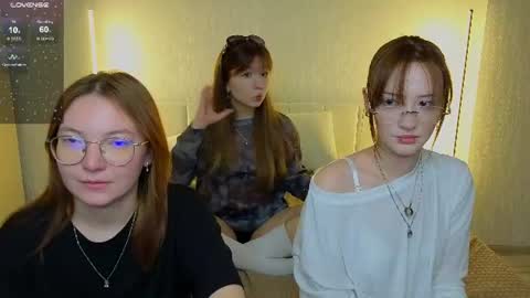 Snapshot of _reverse_gang_ chatting on 27, 6, 2026 LISSAPVT IS OPEN online show from 27, 6, 2026