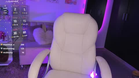 Snapshot of _sabrinamoon chatting on 15, 1, 2025 online show from 15, 1, 2025