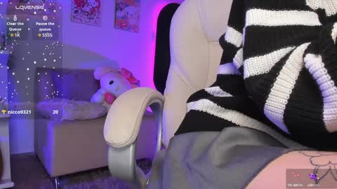 Snapshot of _sabrinamoon chatting on 26, 1, 2025 online show from 26, 1, 2025