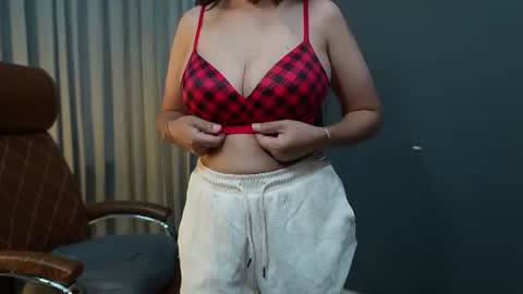 Snapshot of _savy_ chatting on 16, 7, 2026 Savreen online show from 16, 7, 2026
