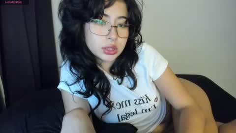Snapshot of _scarletgirl_ chatting on 15, 6, 2026 Chloee online show from 15, 6, 2026