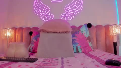 Snapshot of _scarletmoore chatting on 3, 3, 2025 Scarlett online show from 3, 3, 2025