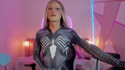 Snapshot of _scarletmoore chatting on 8, 3, 2025 Scarlett online show from 8, 3, 2025