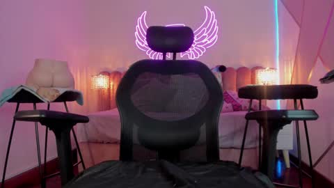 Snapshot of _scarletmoore chatting on 8, 3, 2025 Scarlett online show from 8, 3, 2025