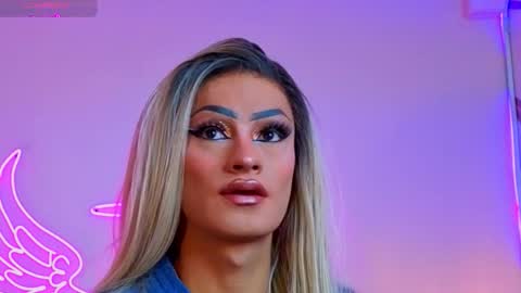 Snapshot of _scarletmoore chatting on 6, 10, 2025 Scarlett online show from 6, 10, 2025