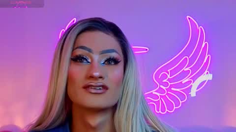 Snapshot of _scarletmoore chatting on 8, 10, 2025 Scarlett online show from 8, 10, 2025