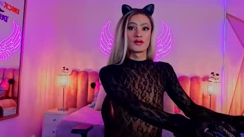 Snapshot of _scarletmoore chatting on 20, 10, 2025 Scarlett online show from 20, 10, 2025