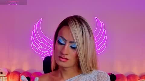 Snapshot of _scarletmoore chatting on 25, 10, 2025 Scarlett online show from 25, 10, 2025