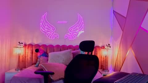 Snapshot of _scarletmoore chatting on 28, 10, 2025 Scarlett online show from 28, 10, 2025