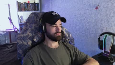 Snapshot of _serious_man chatting on 22, 9, 2025 Ask me online show from 22, 9, 2025