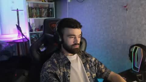 Snapshot of _serious_man chatting on 26, 9, 2025 Ask me online show from 26, 9, 2025