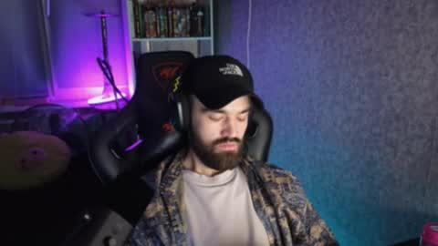 Snapshot of _serious_man chatting on 29, 9, 2025 Ask me online show from 29, 9, 2025