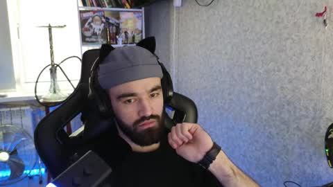 Snapshot of _serious_man chatting on 13, 10, 2025 Ask me online show from 13, 10, 2025