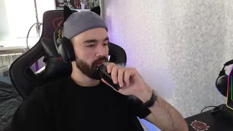 Snapshot of _serious_man chatting on 18, 10, 2025 Ask me online show from 18, 10, 2025