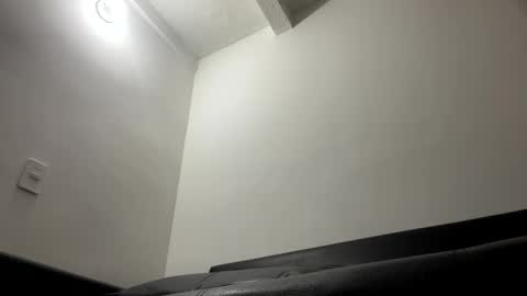 Juan Pablo-independent model online show from 9, 3, 2025