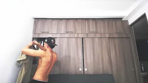 Juan Pablo-independent model online show from 17, 9, 2025