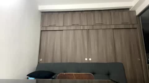 Juan Pablo-independent model online show from 28, 9, 2025