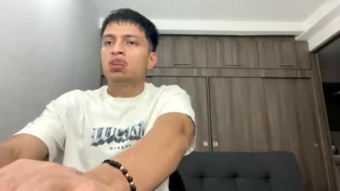 Juan Pablo-independent model online show from 8, 3, 2026