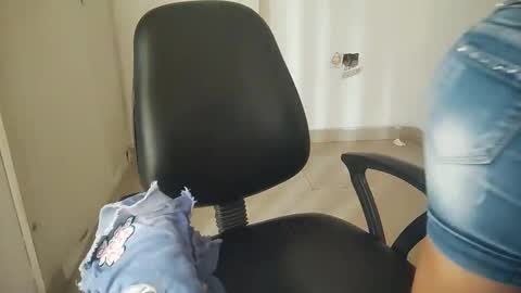 Snapshot of _shalini_0 chatting on 4, 10, 2025 _shalini_0 online show from 4, 10, 2025