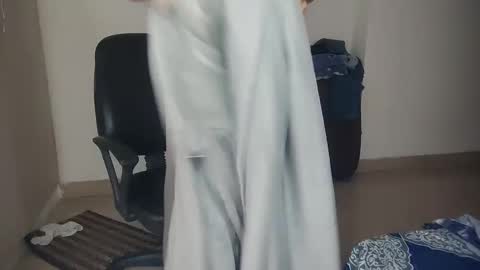 Snapshot of _shalini_0 chatting on 10, 10, 2025 _shalini_0 online show from 10, 10, 2025